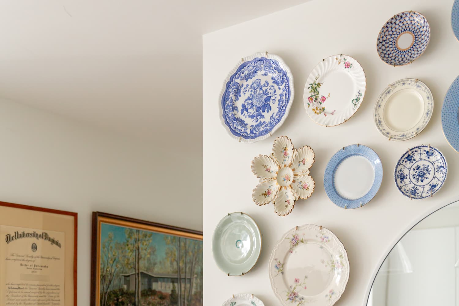 Why the Plate Wall Decor Trend Is Back for 2022 Apartment Therapy